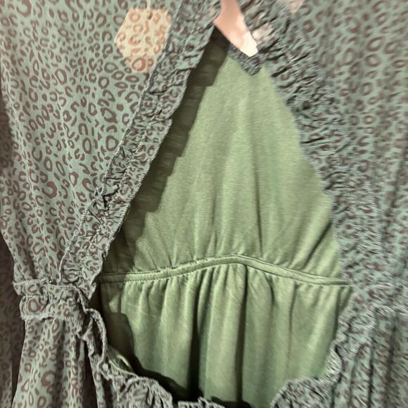NWT Jodifl Womens Tiered Maxi Dress Green Medium Ruffle Smocked Long Sleeve - Picture 4 of 10